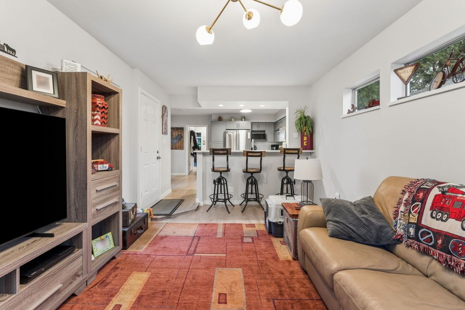 18-web-or-mls-018 at 1187 W 23rd Street, Pemberton Heights, North Vancouver