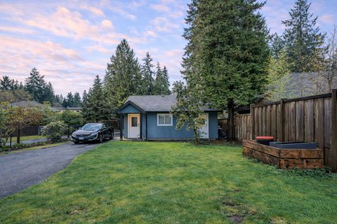 backyard at 1187 W 23rd Street, Pemberton Heights, North Vancouver