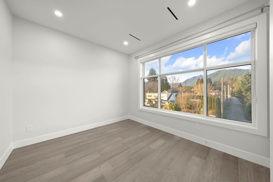 office at 253 W 18th Street, Central Lonsdale, North Vancouver