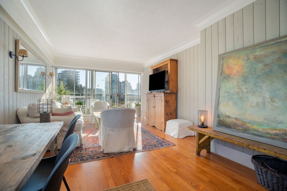 20-web-or-mls-020 at 408 - 150 24th Street, Dundarave, West Vancouver