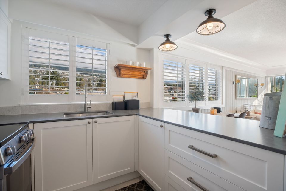 23-web-or-mls-023 at 408 - 150 24th Street, Dundarave, West Vancouver