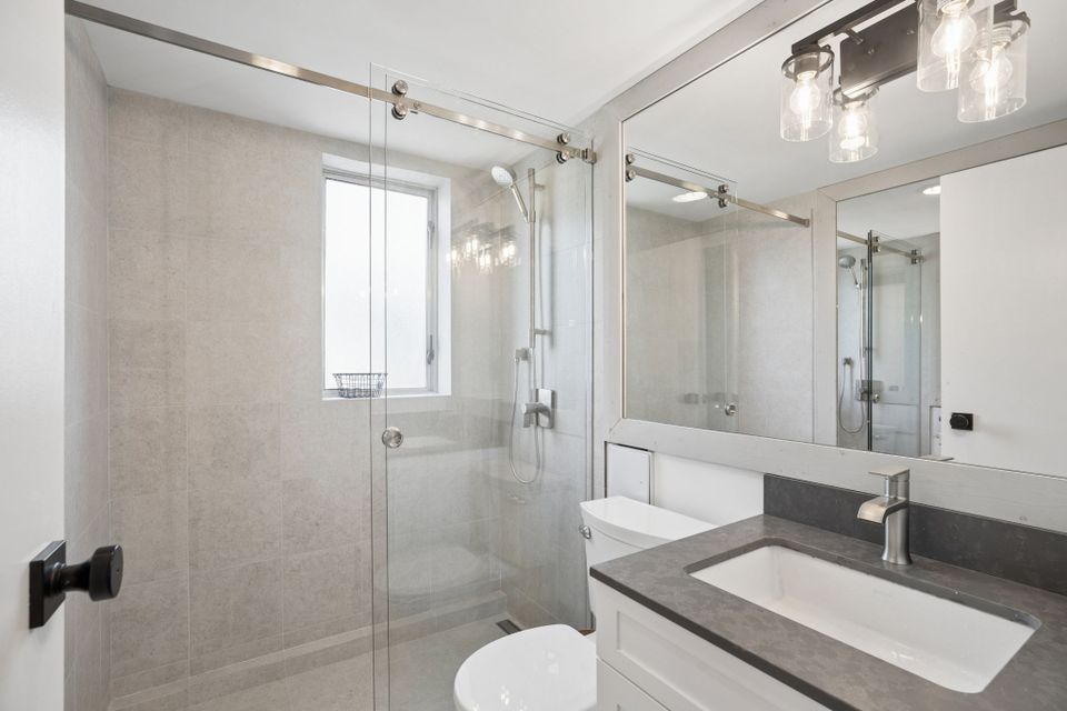 27-web-or-mls-027 at 408 - 150 24th Street, Dundarave, West Vancouver