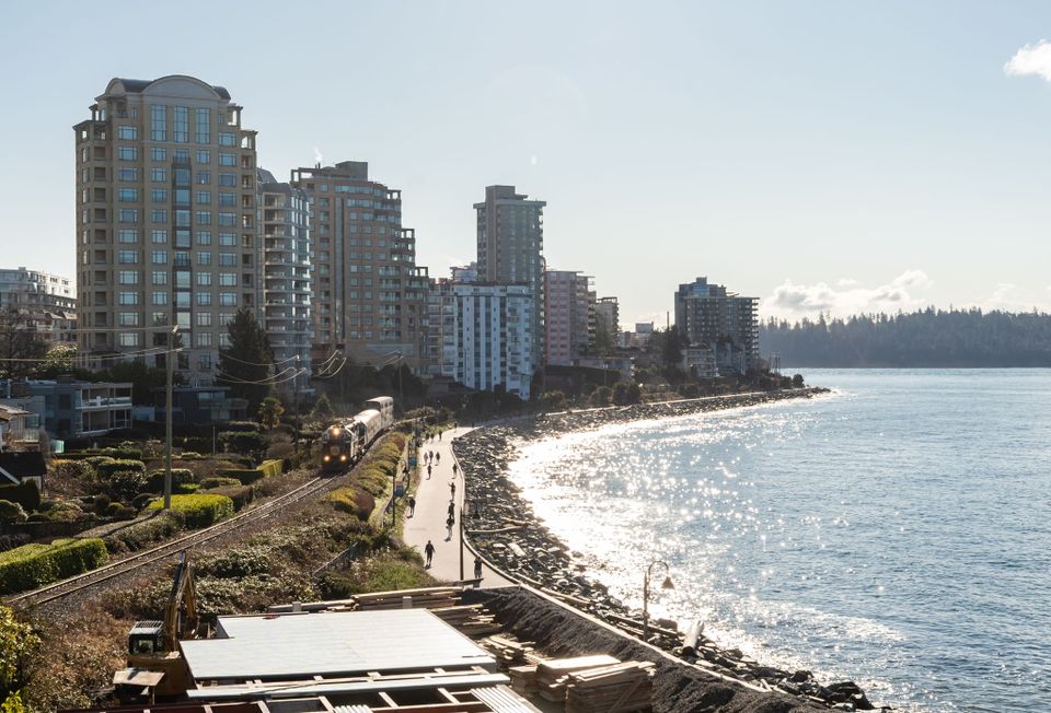 50-web-or-mls-51 at 408 - 150 24th Street, Dundarave, West Vancouver