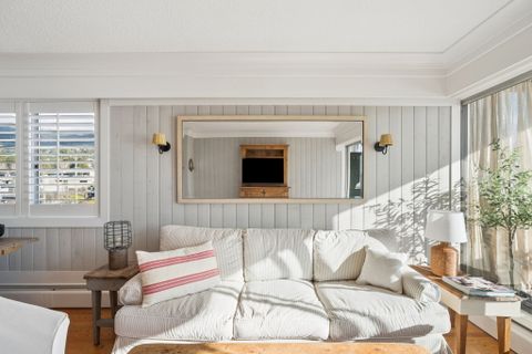 10-web-or-mls-010 at 408 - 150 24th Street, Dundarave, West Vancouver