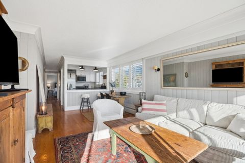 11-web-or-mls-011 at 408 - 150 24th Street, Dundarave, West Vancouver