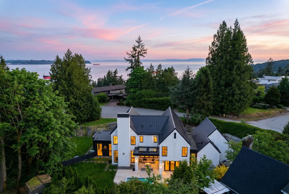 74_4050-ripple-place-evolve-x-smeatoncook-selects12 at 4050 Ripple Place, Bayridge, West Vancouver