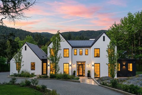 72_4050-ripple-place-evolve-x-smeatoncook-selects10 at 4050 Ripple Place, Bayridge, West Vancouver