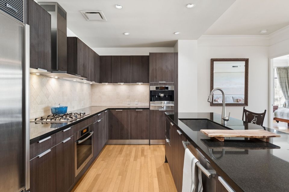 15-web-or-mls-015 at 300 - 568 Waters Edge, Park Royal, West Vancouver