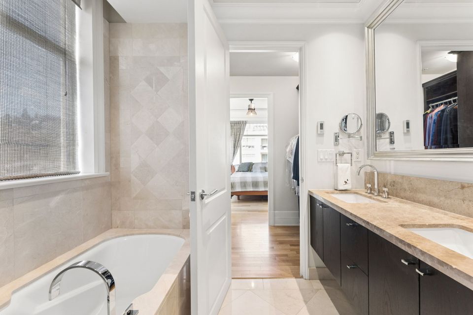 26-web-or-mls-026 at 300 - 568 Waters Edge, Park Royal, West Vancouver