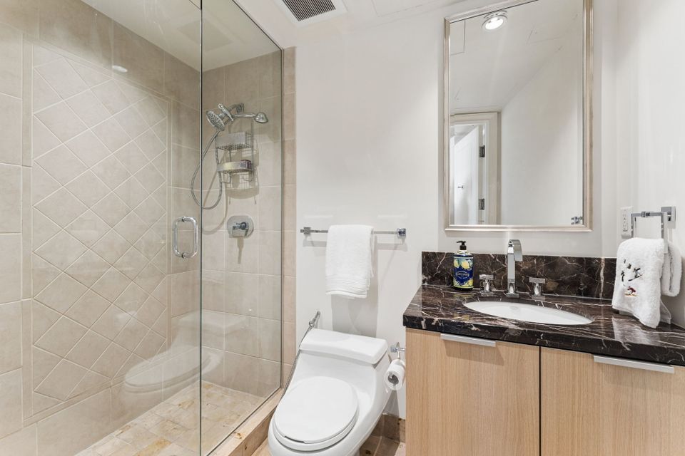 31-web-or-mls-031 at 300 - 568 Waters Edge, Park Royal, West Vancouver