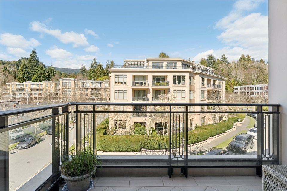 34-web-or-mls-034 at 300 - 568 Waters Edge, Park Royal, West Vancouver