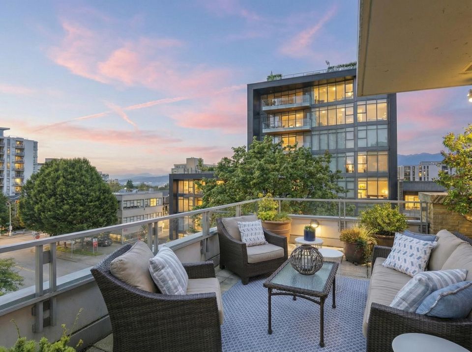 2_1576-w-8th-ave-smeaton-cook-dusk1png at 1576 W 8th Avenue, Fairview VW, Vancouver West