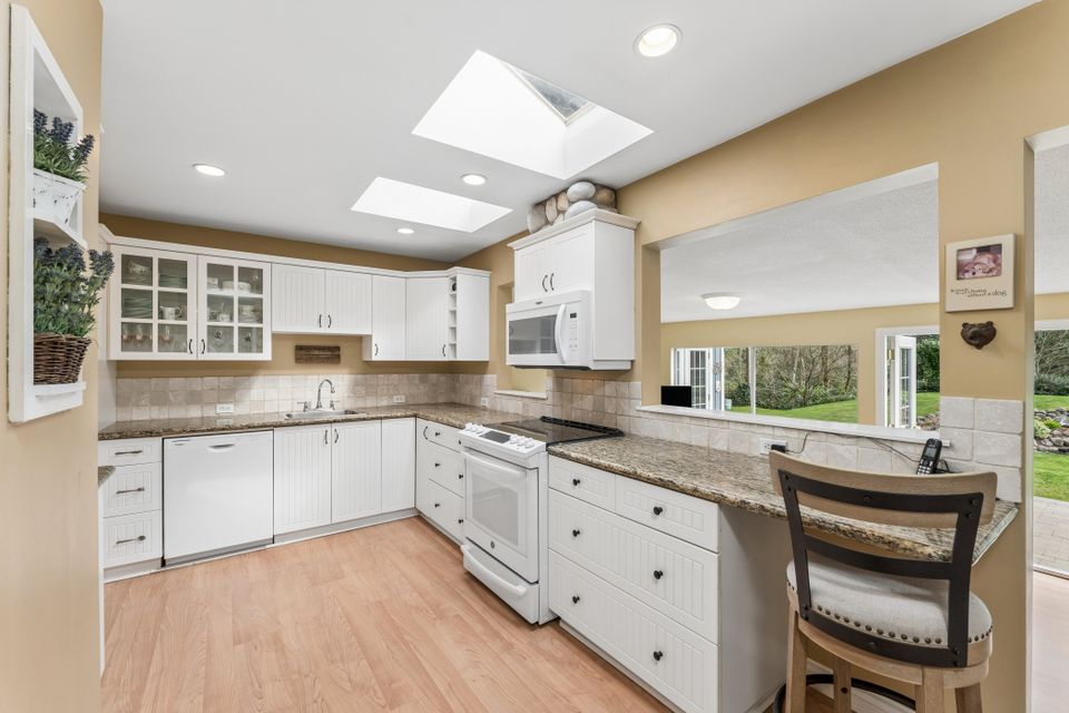 13 at 1874 Appin Road, Westlynn, North Vancouver