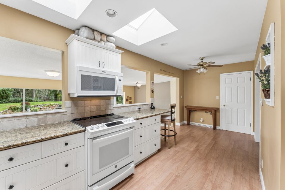 15 at 1874 Appin Road, Westlynn, North Vancouver