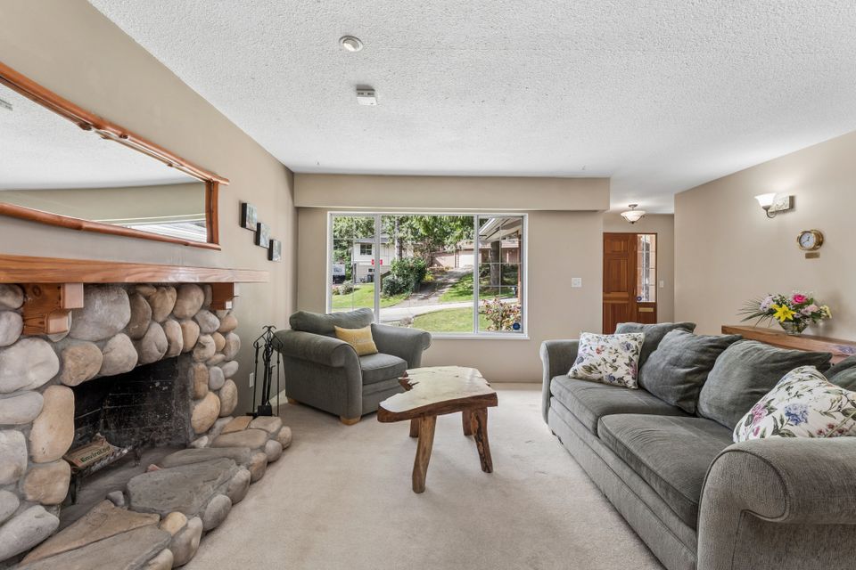 4 at 1874 Appin Road, Westlynn, North Vancouver