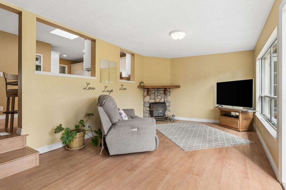 8 at 1874 Appin Road, Westlynn, North Vancouver