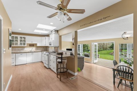 12 at 1874 Appin Road, Westlynn, North Vancouver