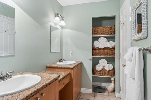 20 at 1874 Appin Road, Westlynn, North Vancouver