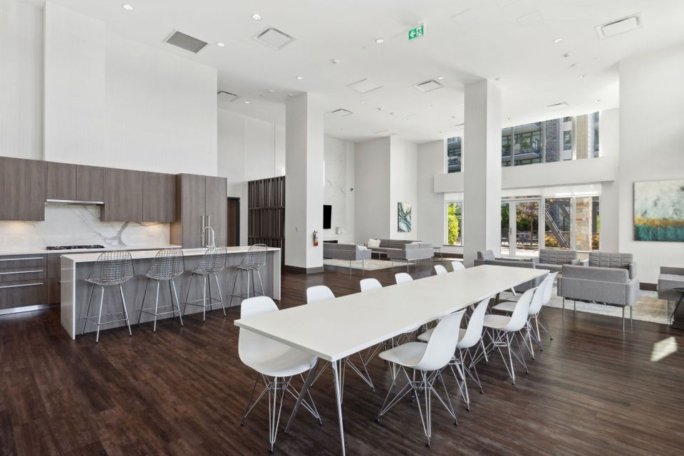 39-web-or-mls-39 at 403 - 2780 Valley Centre Avenue, Lynn Valley, North Vancouver