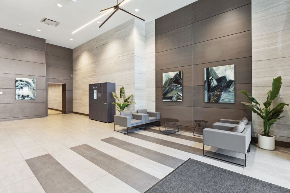 46-web-or-mls-46 at 403 - 2780 Valley Centre Avenue, Lynn Valley, North Vancouver