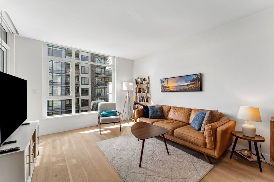 8-web-or-mls-08 at 403 - 2780 Valley Centre Avenue, Lynn Valley, North Vancouver