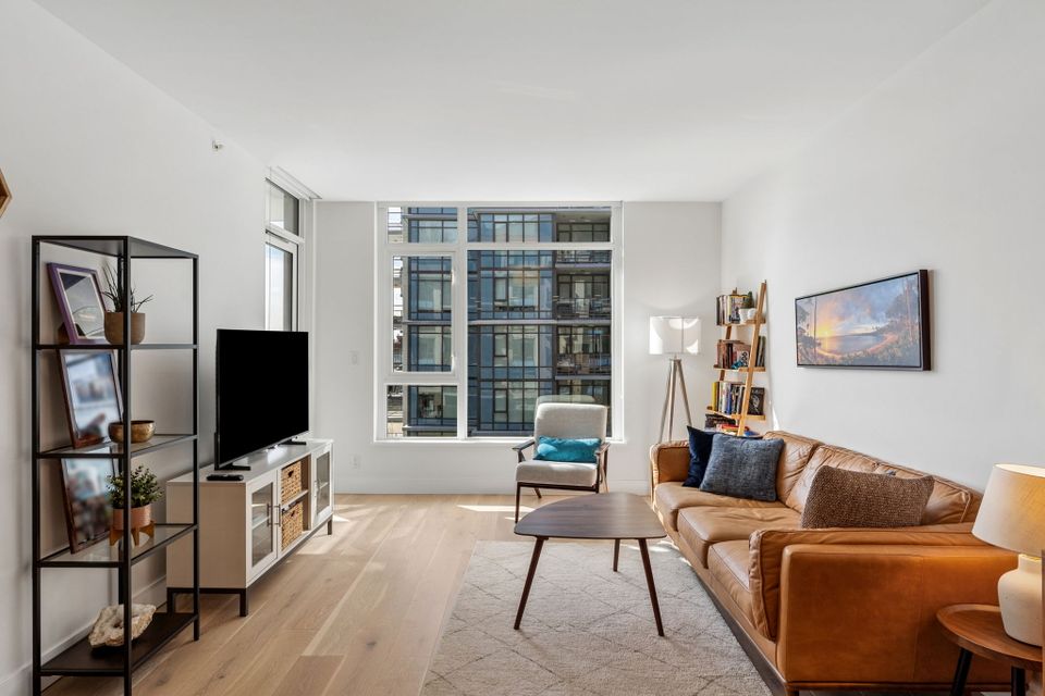 9-web-or-mls-09 at 403 - 2780 Valley Centre Avenue, Lynn Valley, North Vancouver