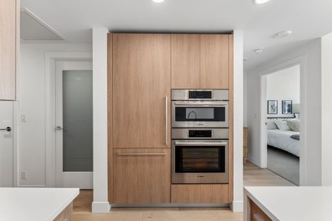 12-web-or-mls-12 at 403 - 2780 Valley Centre Avenue, Lynn Valley, North Vancouver