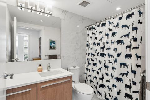 17-web-or-mls-17 at 403 - 2780 Valley Centre Avenue, Lynn Valley, North Vancouver