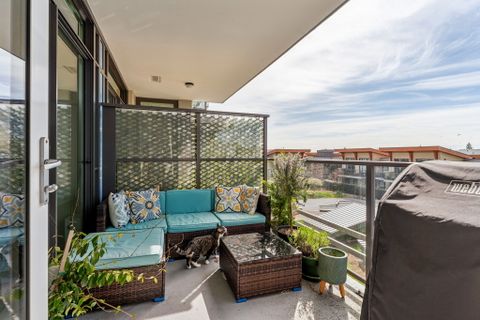 18-web-or-mls-18 at 403 - 2780 Valley Centre Avenue, Lynn Valley, North Vancouver