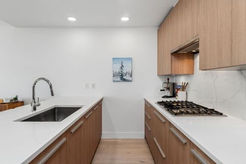 4-web-or-mls-04 at 403 - 2780 Valley Centre Avenue, Lynn Valley, North Vancouver