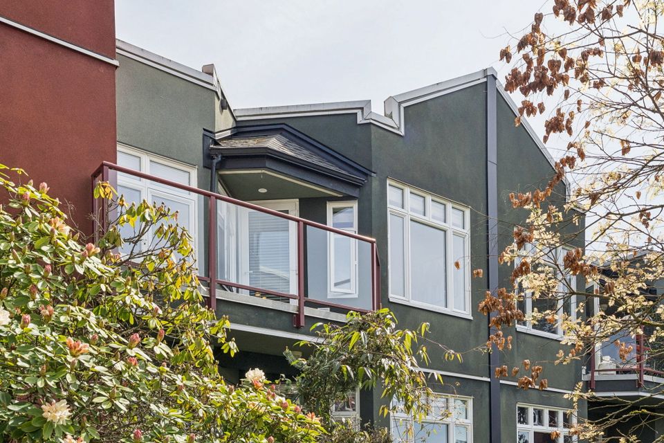 2-web-or-mls-002 at 419 - 121 W 29th Street, Upper Lonsdale, North Vancouver