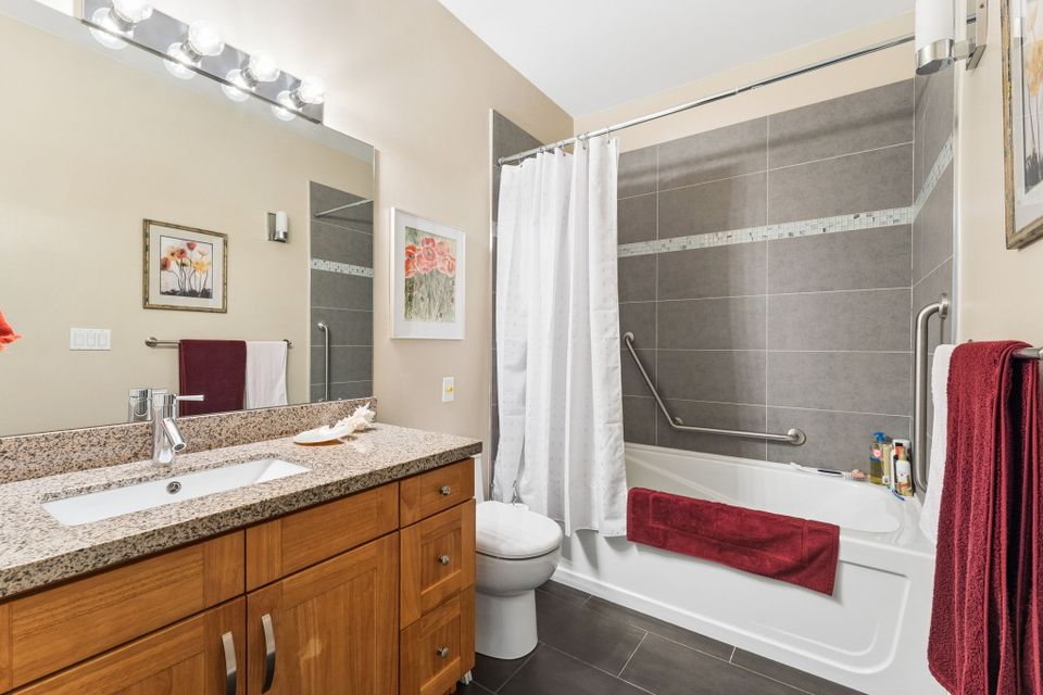 23-web-or-mls-023 at 419 - 121 W 29th Street, Upper Lonsdale, North Vancouver