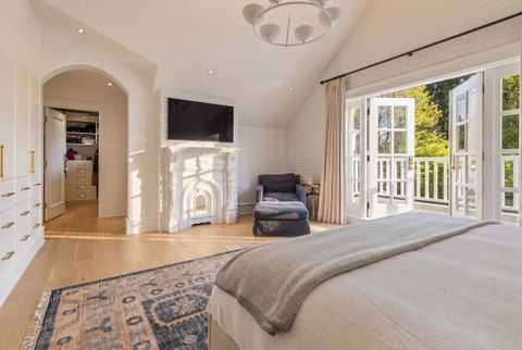 263144870-28d641d9-4184-4b11-9328-1fbe96d57a62 at 360 E Windsor Road, Upper Lonsdale, North Vancouver