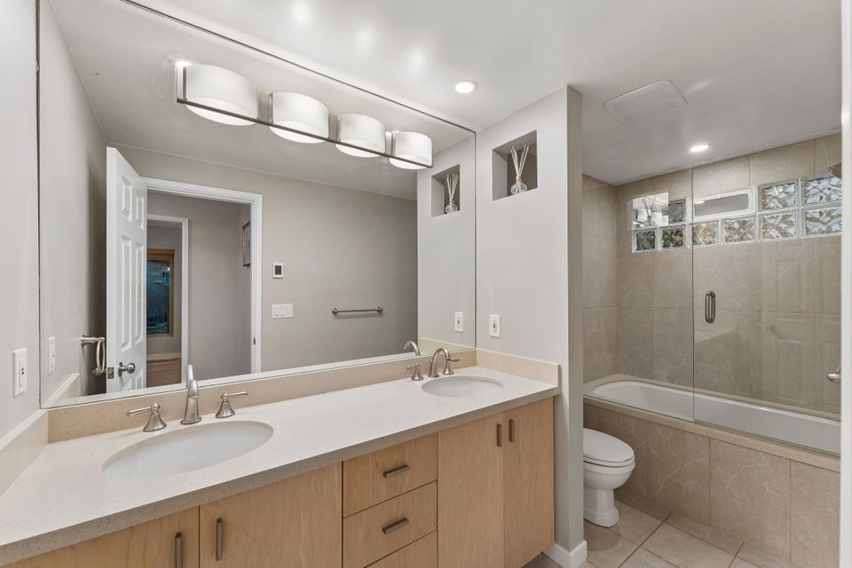 46-web-or-mls-550-ventura-cres_046 at 550 Ventura Crescent, Upper Delbrook, North Vancouver
