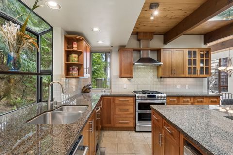 41-web-or-mls-550-ventura-cres_041 at 550 Ventura Crescent, Upper Delbrook, North Vancouver