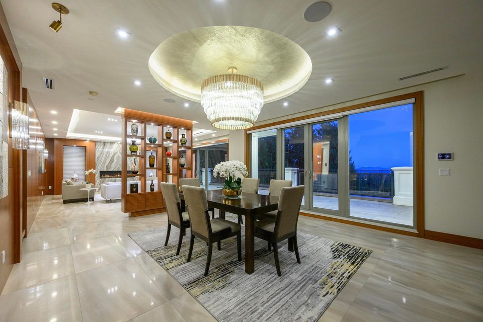 dining at 618 Hawstead Place, British Properties, West Vancouver