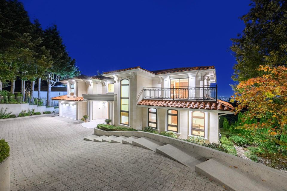 front at 618 Hawstead Place, British Properties, West Vancouver