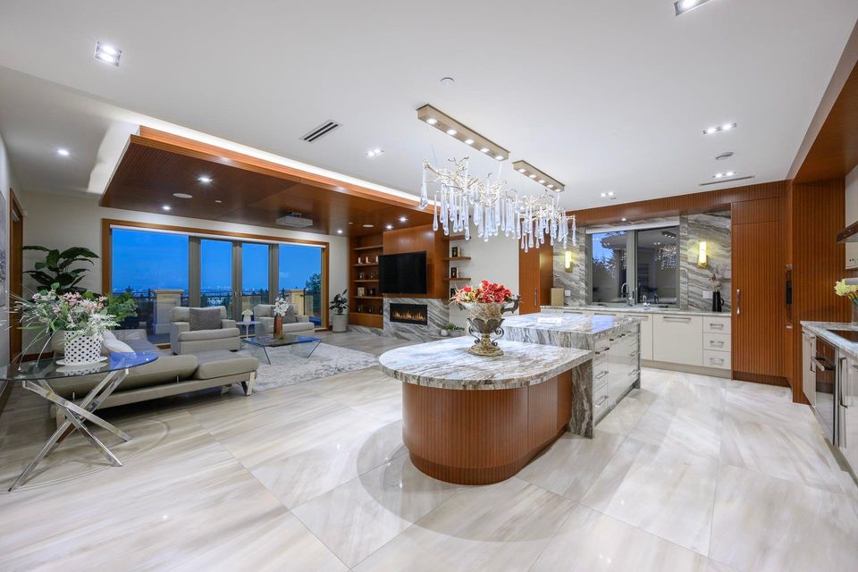 kitchenliving at 618 Hawstead Place, British Properties, West Vancouver