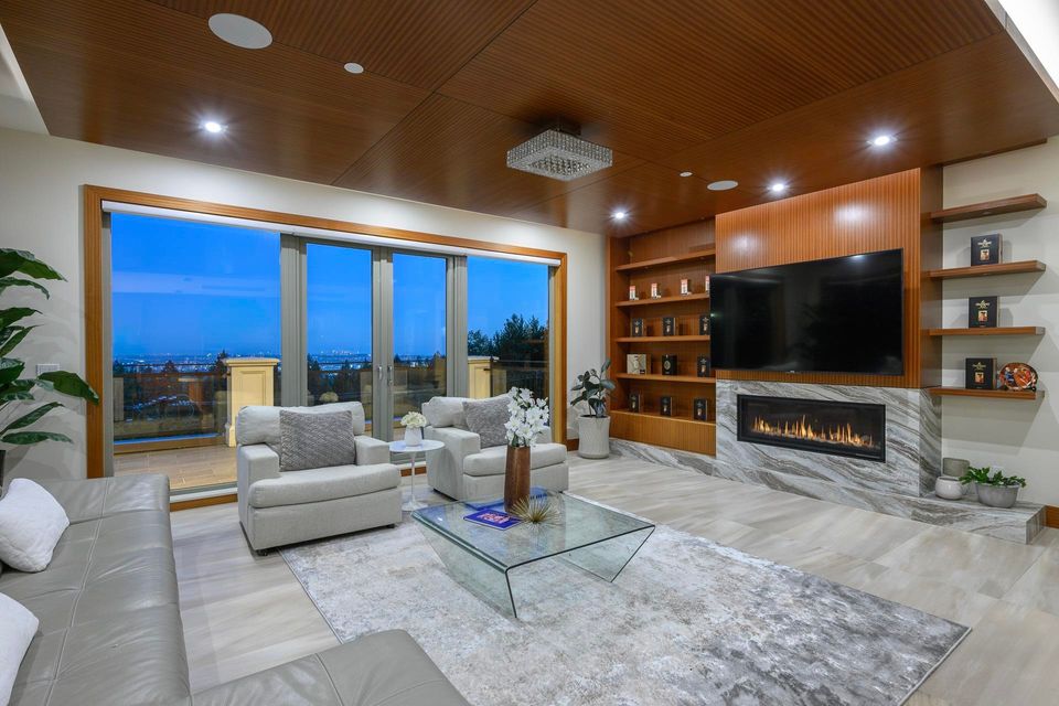 living at 618 Hawstead Place, British Properties, West Vancouver