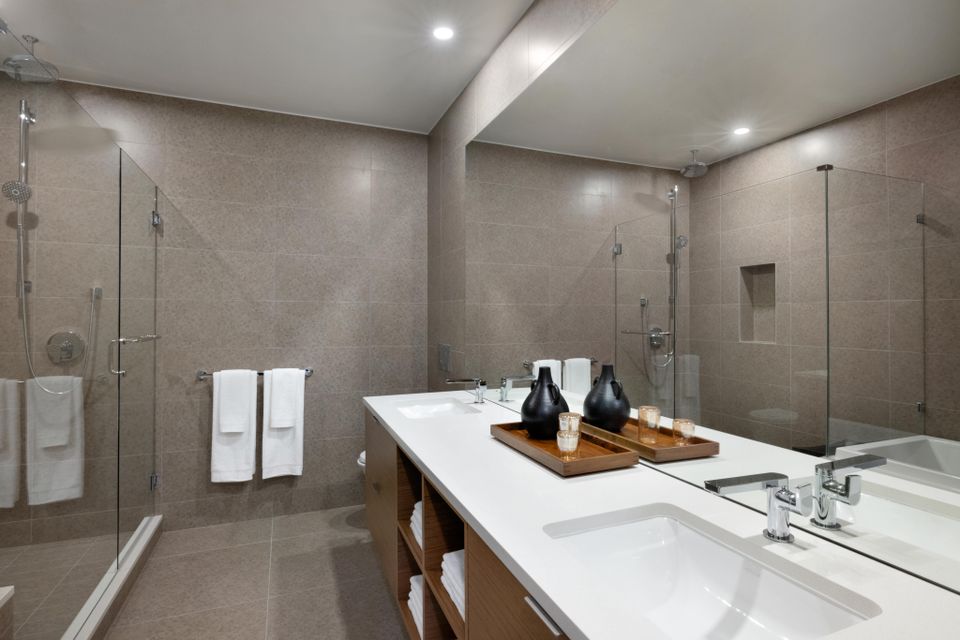 master-bath at 302 - 6707 Nelson Avenue, Horseshoe Bay WV, West Vancouver