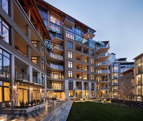 complex at 302 - 6707 Nelson Avenue, Horseshoe Bay WV, West Vancouver