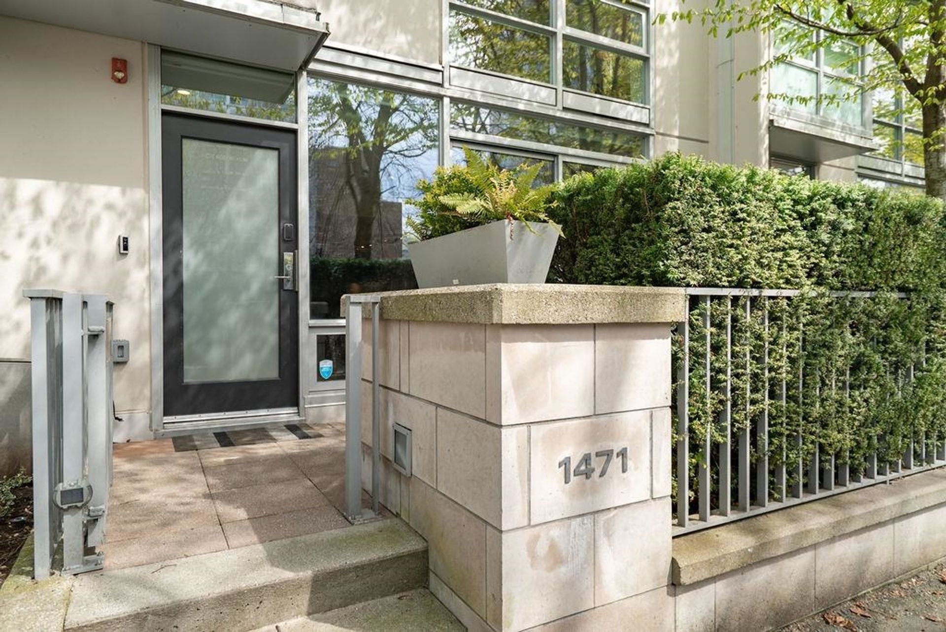 Real 1471 1471 Howe Street, Yaletown, Vancouver West - West Vancouver Real Estate ...