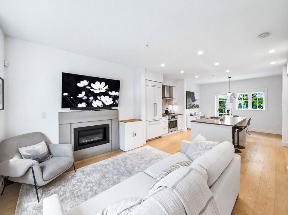 4 at 14 - 1133 Ridgewood Drive, Edgemont, North Vancouver