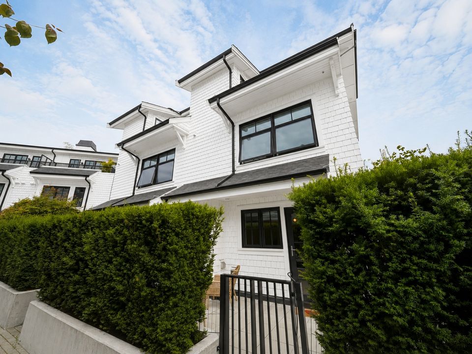 63a at 14 - 1133 Ridgewood Drive, Edgemont, North Vancouver