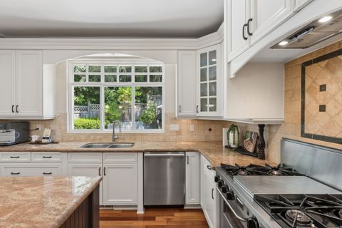 21-web-or-mls-4904-chalet-pl_021 at 4904 Chalet Place, Canyon Heights NV, North Vancouver
