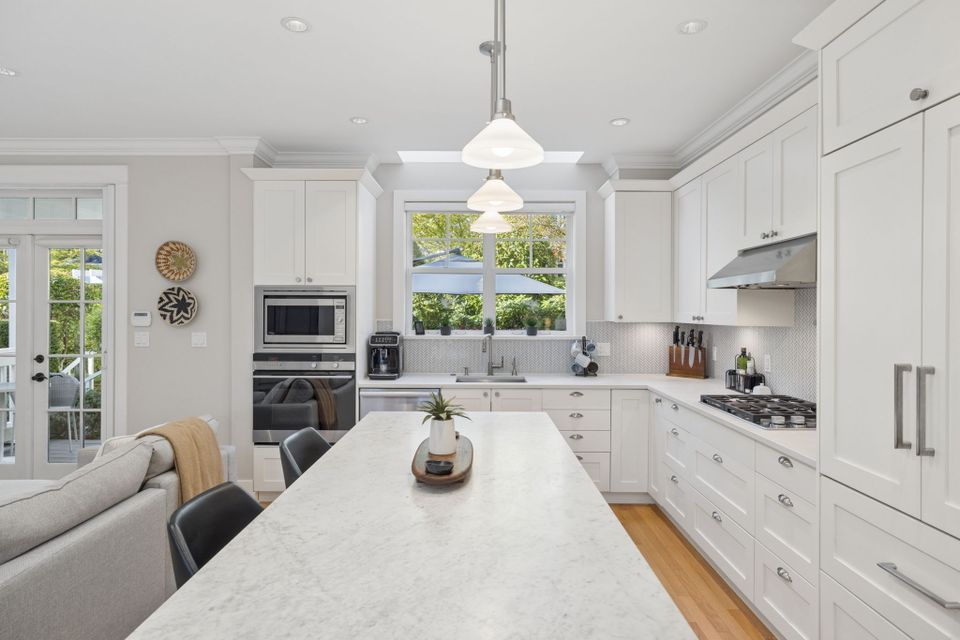 37-web-or-mls-2015esquimalt037 at 2015 Esquimalt Avenue, Ambleside, West Vancouver