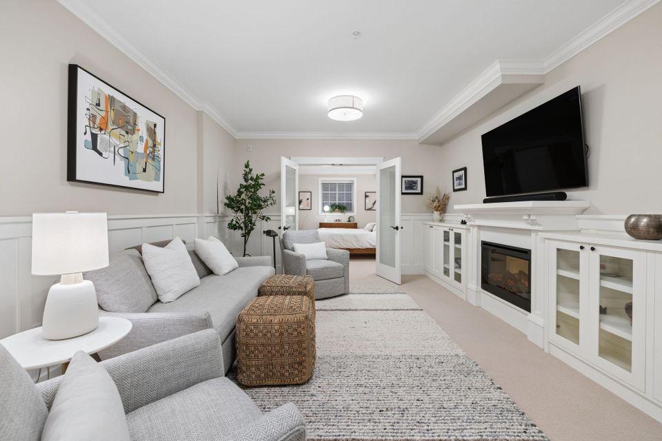 47-web-or-mls-2015esquimalt047 at 2015 Esquimalt Avenue, Ambleside, West Vancouver