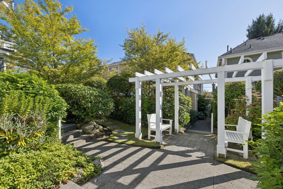 60-web-or-mls-2015esquimalt060 at 2015 Esquimalt Avenue, Ambleside, West Vancouver
