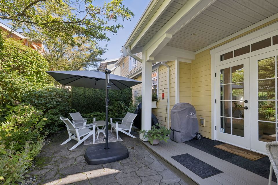 61-web-or-mls-2015esquimalt061 at 2015 Esquimalt Avenue, Ambleside, West Vancouver