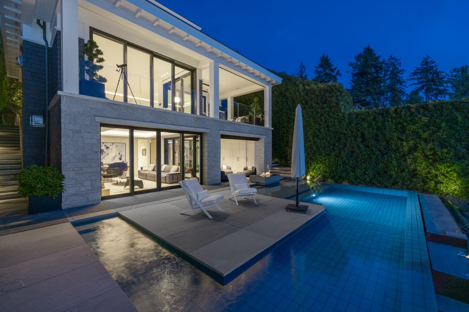 3156-travers-ave-3 at 3156 Travers Avenue, West Bay, West Vancouver